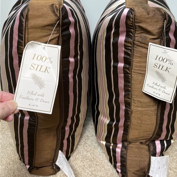 2 100% Silk Striped Throw Pillows Cushions Feather & Down Inserts 18x18 NWT Read - Picture 5 of 14
